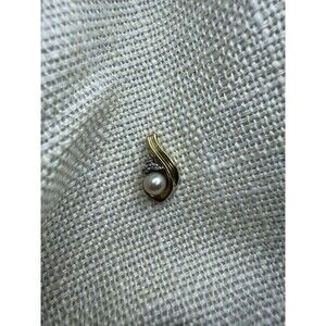 10K Gold Pearl & Diamond Accent Pendant – Elegant Vintage Design, 1.7g